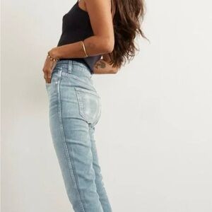 AMO Women's Skinny Jeans  Chelsea Crop in Desire - relaxed rise slim fit